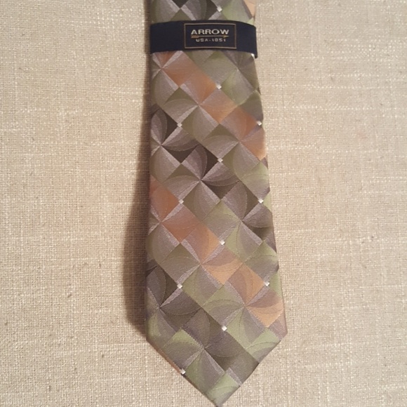 NWT. Nice tie - Picture 2 of 2
